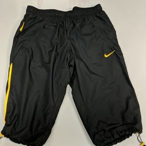 Nike Livestrong capris/shorts